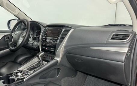 Mitsubishi Pajero Sport III рестайлинг, 2019 год, 2 650 000 рублей, 15 фотография