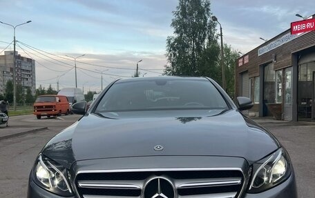 Mercedes-Benz E-Класс, 2018 год, 2 600 000 рублей, 3 фотография