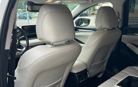 Mazda 6, 2018 год, 3 000 000 рублей, 13 фотография