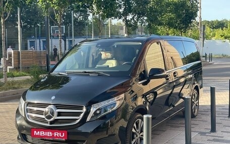 Mercedes-Benz V-Класс, 2016 год, 4 550 000 рублей, 2 фотография