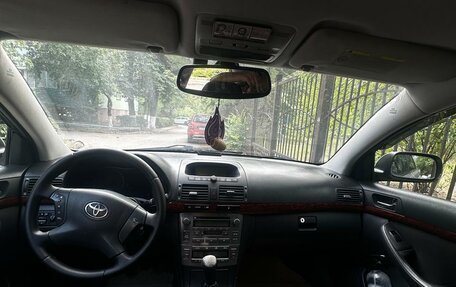 Toyota Avensis III рестайлинг, 2004 год, 650 000 рублей, 4 фотография