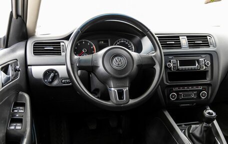 Volkswagen Jetta VI, 2011 год, 888 000 рублей, 14 фотография