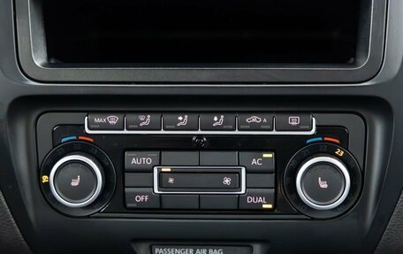 Volkswagen Jetta VI, 2011 год, 888 000 рублей, 25 фотография