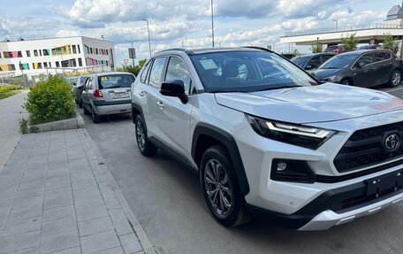 Toyota RAV4, 2024 год, 4 000 000 рублей, 3 фотография