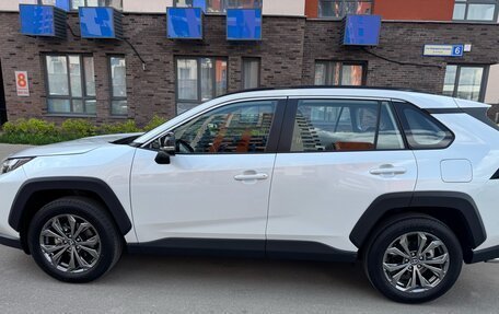 Toyota RAV4, 2024 год, 4 000 000 рублей, 5 фотография