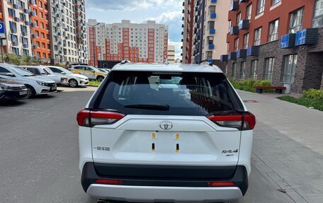 Toyota RAV4, 2024 год, 4 000 000 рублей, 8 фотография