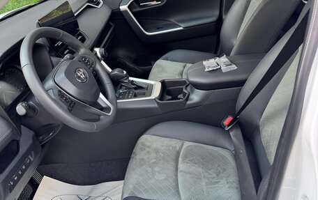 Toyota RAV4, 2024 год, 4 000 000 рублей, 12 фотография