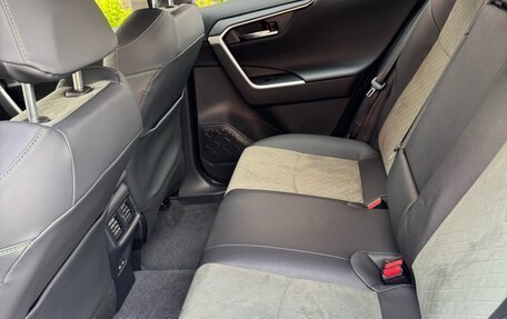 Toyota RAV4, 2024 год, 4 000 000 рублей, 15 фотография