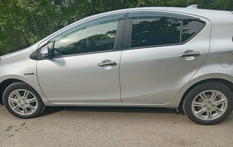 Toyota Aqua I, 2017 год, 1 010 000 рублей, 2 фотография