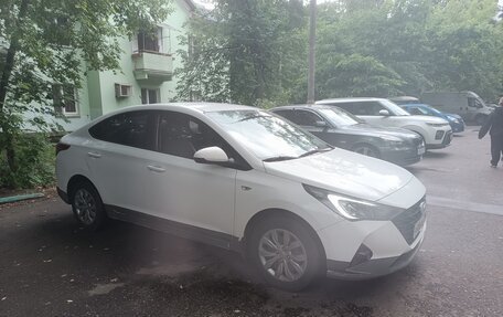 Hyundai Solaris II рестайлинг, 2022 год, 2 000 000 рублей, 2 фотография