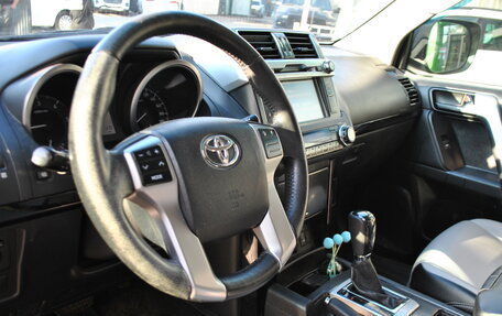 Toyota Land Cruiser Prado 150 рестайлинг 2, 2015 год, 2 689 000 рублей, 8 фотография