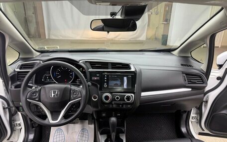 Honda Fit III, 2020 год, 1 600 000 рублей, 10 фотография