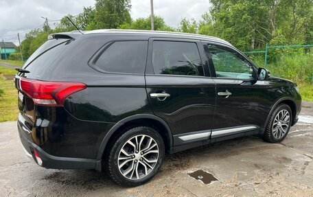 Mitsubishi Outlander III рестайлинг 3, 2015 год, 1 890 000 рублей, 5 фотография