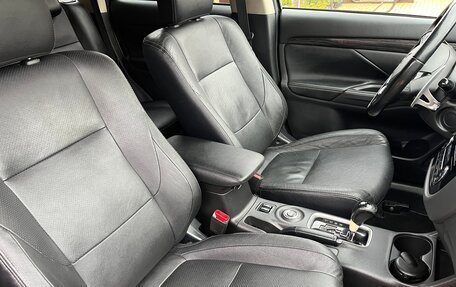 Mitsubishi Outlander III рестайлинг 3, 2015 год, 1 890 000 рублей, 7 фотография