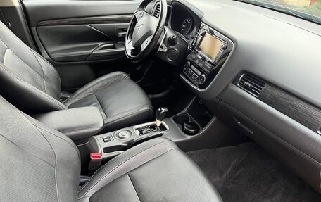 Mitsubishi Outlander III рестайлинг 3, 2015 год, 1 890 000 рублей, 6 фотография
