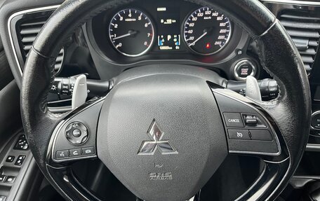 Mitsubishi Outlander III рестайлинг 3, 2015 год, 1 890 000 рублей, 12 фотография