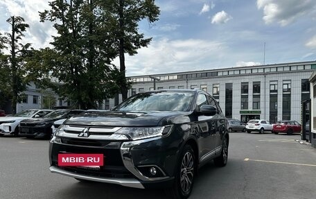 Mitsubishi Outlander III рестайлинг 3, 2018 год, 2 300 000 рублей, 2 фотография