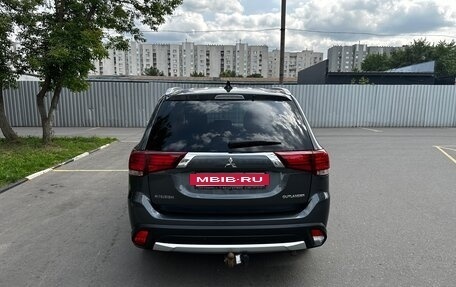 Mitsubishi Outlander III рестайлинг 3, 2018 год, 2 300 000 рублей, 5 фотография