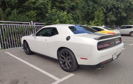 Dodge Challenger III рестайлинг 2, 2019 год, 4 100 000 рублей, 6 фотография