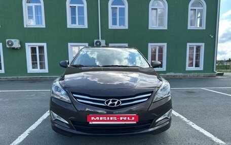 Hyundai Solaris II рестайлинг, 2015 год, 1 090 000 рублей, 2 фотография