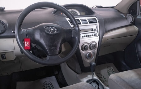 Toyota Yaris III рестайлинг, 2008 год, 699 000 рублей, 8 фотография