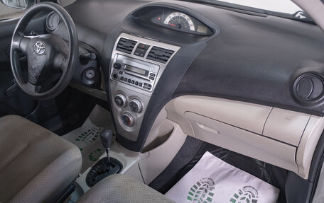 Toyota Yaris III рестайлинг, 2008 год, 699 000 рублей, 16 фотография