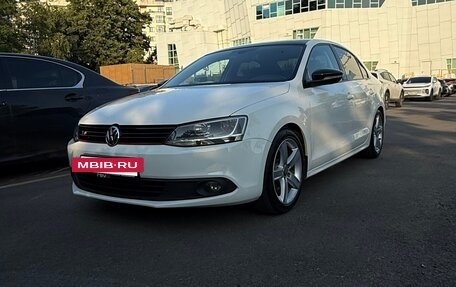 Volkswagen Jetta VI, 2013 год, 1 100 000 рублей, 2 фотография