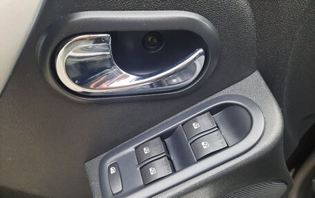 Nissan Terrano III, 2015 год, 870 000 рублей, 18 фотография