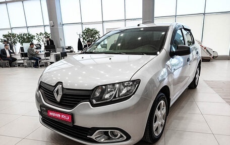 Renault Logan II, 2017 год, 638 000 рублей, 1 фотография