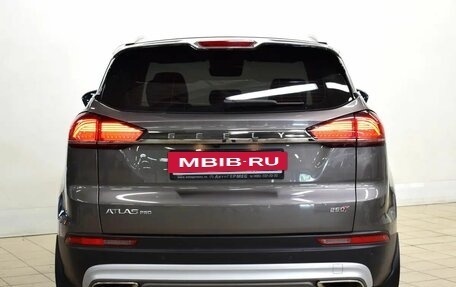 Geely Atlas, 2022 год, 1 730 000 рублей, 3 фотография