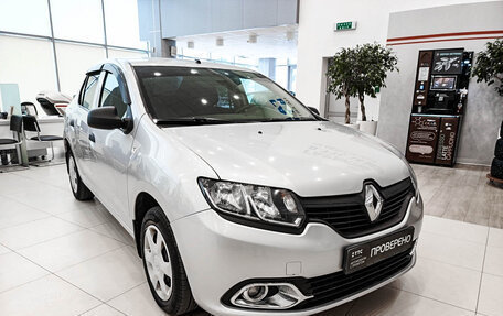 Renault Logan II, 2017 год, 638 000 рублей, 3 фотография