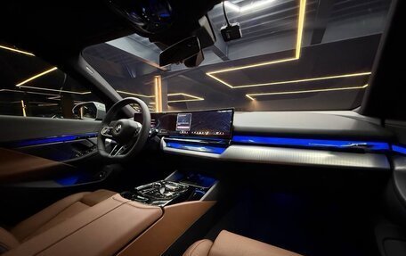 BMW 5 серия, 2024 год, 9 000 000 рублей, 21 фотография