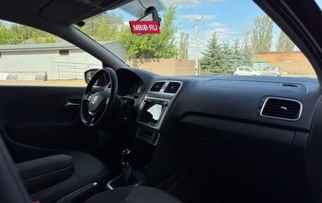 Volkswagen Polo VI (EU Market), 2015 год, 965 000 рублей, 23 фотография