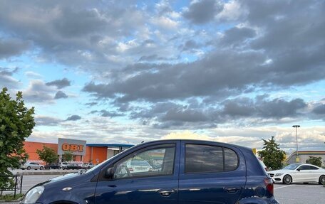 Toyota Yaris I рестайлинг, 2001 год, 295 000 рублей, 3 фотография