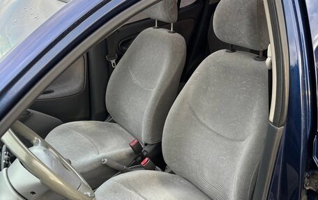 Toyota Yaris I рестайлинг, 2001 год, 295 000 рублей, 9 фотография