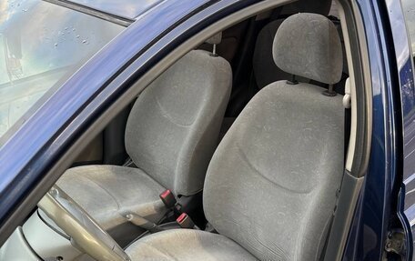 Toyota Yaris I рестайлинг, 2001 год, 295 000 рублей, 10 фотография