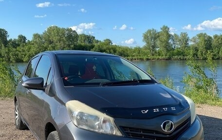 Toyota Vitz, 2011 год, 900 000 рублей, 1 фотография