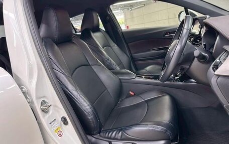 Toyota C-HR I рестайлинг, 2019 год, 2 200 055 рублей, 11 фотография