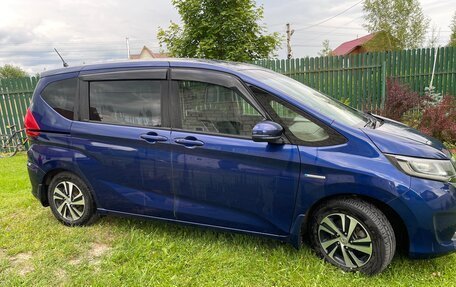 Honda Freed II, 2017 год, 1 550 000 рублей, 3 фотография