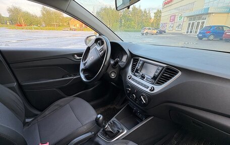 Hyundai Solaris II рестайлинг, 2018 год, 1 250 000 рублей, 6 фотография