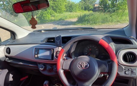 Toyota Vitz, 2011 год, 900 000 рублей, 9 фотография