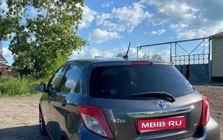 Toyota Vitz, 2011 год, 900 000 рублей, 6 фотография