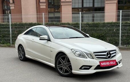 Mercedes-Benz E-Класс, 2011 год, 1 299 000 рублей, 2 фотография