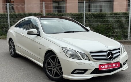 Mercedes-Benz E-Класс, 2011 год, 1 299 000 рублей, 3 фотография