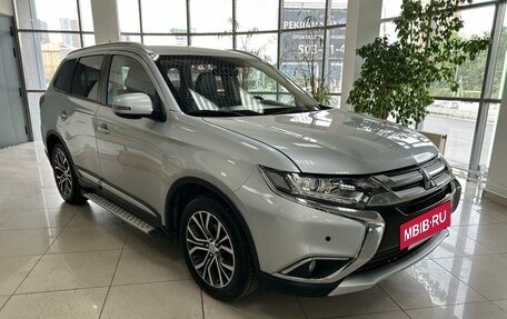 Mitsubishi Outlander III рестайлинг 3, 2016 год, 1 499 000 рублей, 3 фотография