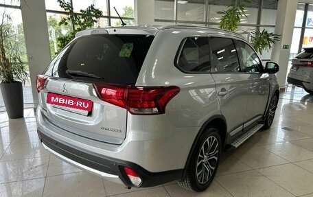 Mitsubishi Outlander III рестайлинг 3, 2016 год, 1 499 000 рублей, 5 фотография