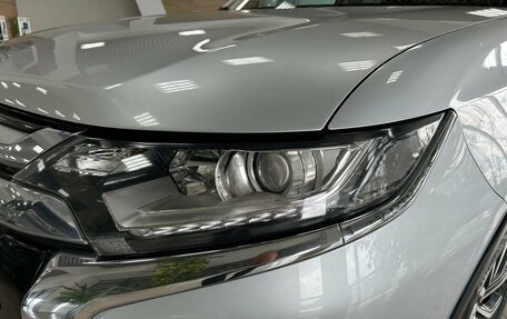 Mitsubishi Outlander III рестайлинг 3, 2016 год, 1 499 000 рублей, 26 фотография