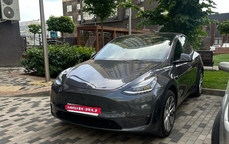 Tesla Model Y I, 2021 год, 4 000 000 рублей, 2 фотография
