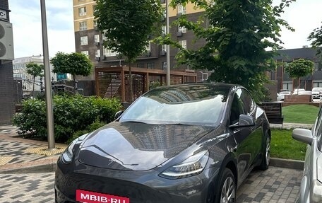 Tesla Model Y I, 2021 год, 4 000 000 рублей, 3 фотография