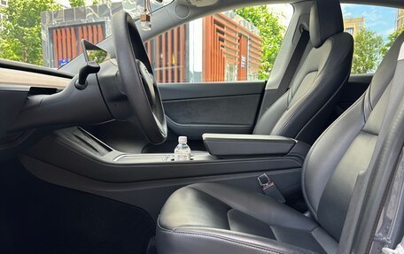 Tesla Model Y I, 2021 год, 4 000 000 рублей, 29 фотография